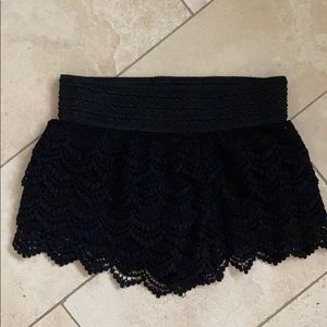 Lace short